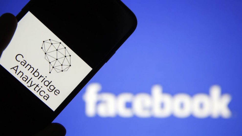 Facebook-al-servizio-dei-politici-500-milioni-per-caso-Cambridge-Analytica-Armando-De-Lucia-Legale-Informatico2